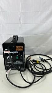 (1) Chicago Electric Flux 125 Welder