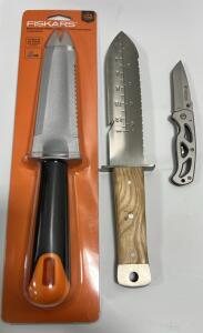 (2Fiskars Garden Knifes,(1) Smith & Wesson Extreme Ops Great Shape(Please check in Person)