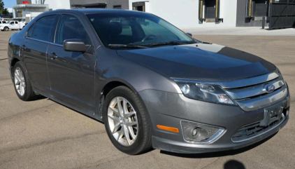 2011 FORD FUSION - LEATHER INTERIOR!