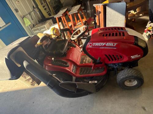 (1) Troy Bilt Riding Lawn Mower