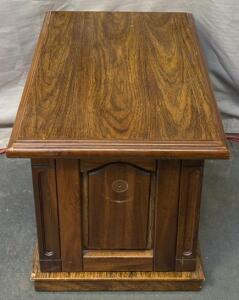Small Wooden Cabinet / 26&rdquo; L x 19.5&rdquo; W x 20.5&rdquo; H
