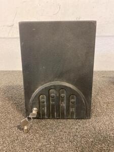 Mini Handgun Vault, With Key 8&rdquo;x 11 1/2&rdquo;x 5&rdquo;