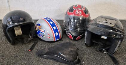 4 Motorcycle Helmets, Bike Seat 300 Gel Base