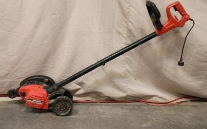 BLACK+DECKER LE750 12 Amp 2-in-1 Landscape Edger and Trencher.