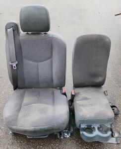 Front and Center Jump Seat for Pickup Truck, Gray Fabric, with Seat Belt and Cup Holders