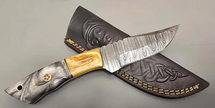Damascus Steel Hunting Knife W/ Leather Sheath