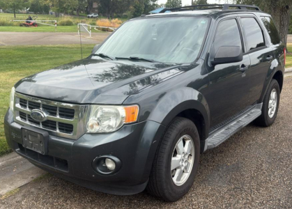2009 FORD ESCAPE - 4X4!