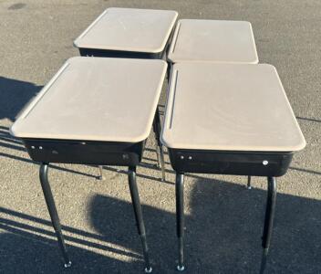 (4) Flip Up Top School Desks