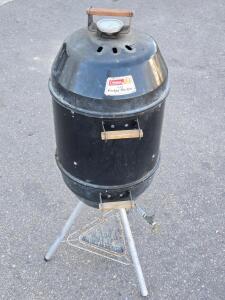 Vintage Coleman Gas Cookin' Machine w/ Cover
