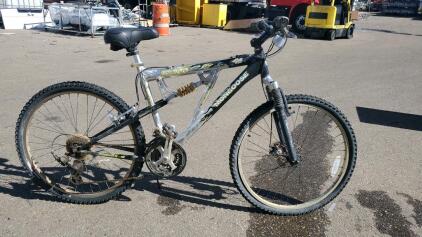 26" Mongoose XR-200 Mountain Bike