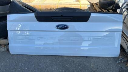 Ford SuperDuty White Tail Gate