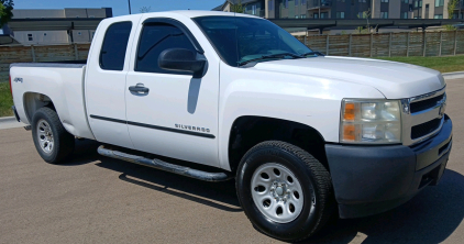 2010 CHEVROLET SILVERADO - 4X4!