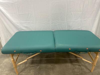 71&rdquo;x 29&rdquo;x 28&rdquo; Earthlite foldable Massage table