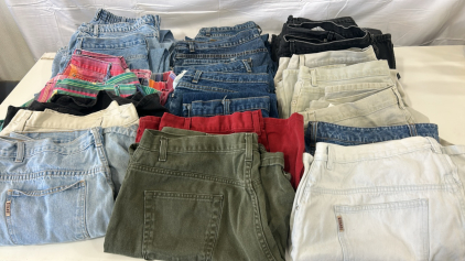 (14) Faded Glory Women&rsquo;s Pants (Sizes 18w-22w) (9) Women&rsquo;s Jean Mid Thigh Shorts (Sizes 18w-22w)