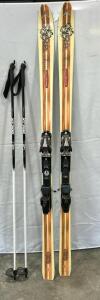 (1) Dynastar T.178 1,023cm 4x4 Skis (1) Rossignol XT 700 Cross-Country Ski Poles