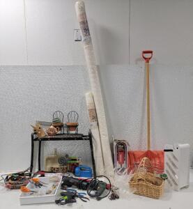 Tool and Garden Lot (1) Skil 9310 Angle Grinder *Tested (1) Black & Decker BD1000 Type 1 3/8" Keyless Chuck Corded Drill With Level *Tested (1) 20" x 24" x 12" Gardening Bench (1) 72" x 72" Vinyl Roll-up Blind w/hardware, White (1) 36" x 72" Vinyl Roll-