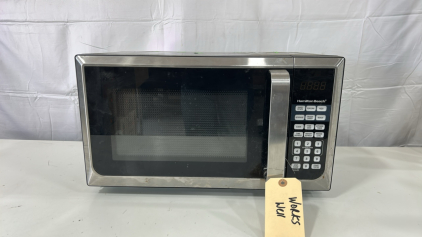 (1) Hamilton Beach Microwave