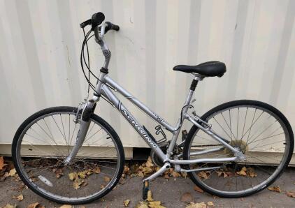 (Silver) 28" Voyageur Schwinn Bike