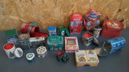 (18) Christmas Keepsake Tins/Candles