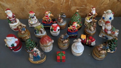 (23) Christmas Keepsake Boxes