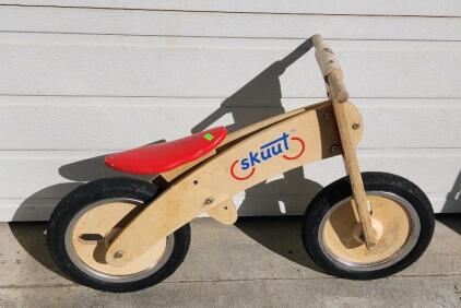(Wooden) 12" Skuut Balance Bike