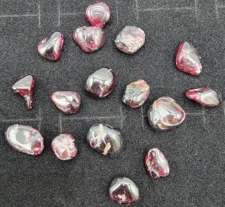 (15 pcs.) 74.50 ct. Natural Idaho Star Garnets Tumbled/Polished
