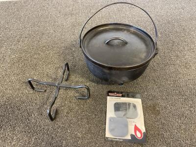 10&rdquo; Cast Iron Pan With Lid, Handle, Lid Lifting Tool/Stand And (3) Camp Chef Pan Scrapers