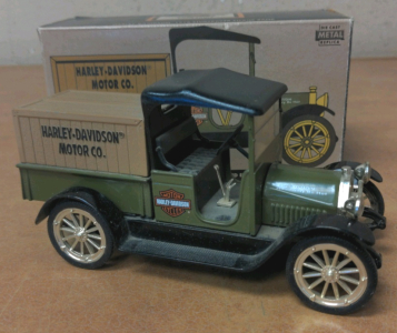Harley-Davidson 1916 Studebaker Pickup 1:25 Scale Limited Edition Bank