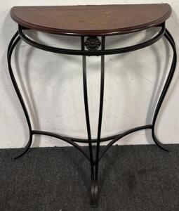 Small Metal Sidetable / 14&rdquo; L x 30&rdquo; W x 32&rdquo; H