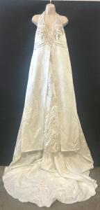 (1) David&rsquo;s Original Wedding Dress Size 16 (Tags Still On)