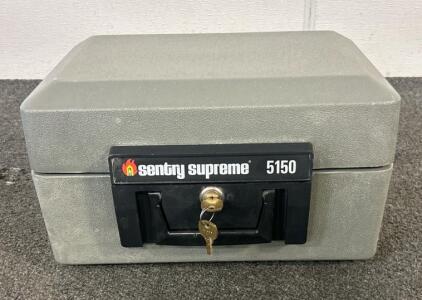 (1) SentrySafe Fireproof And Waterproof Safe Box With Key