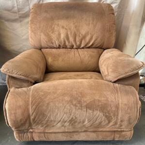 Tan Lazyboy Recliner H 3&rsquo; 2.5&rdquo; W 3&rsquo; 1&rdquo; L 2&rsquo; 9&rdquo;