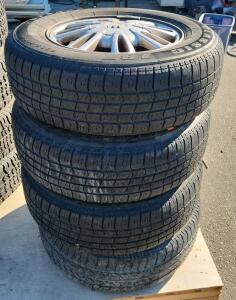 Venezia P205/70R15 Tires with 15" Alloy Rims, Set of 4