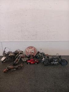 Vintage-Style Miniature Motorcycle Models