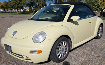 2005 VOLKSWAGEN BEETLE - HEATED SEATS - CONVERTIBLE!