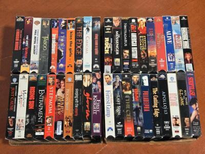 Lot of [40] Vintage VHS Movies: Forrest Gump, Full Metal Jacket, Apollo 13 & More!