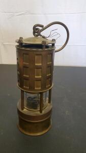 Vintage KOEHLER 289-1A COAL MINING SAFETY LAMP W/KEY BUG LIGHT GAS DETECTION BRASS