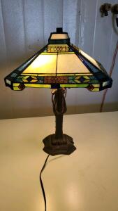 Gorgeous Vintage Lamp 24.5"x17"