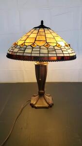Gorgeous Vintage Tiffany Style Lamp 23"x17.5"