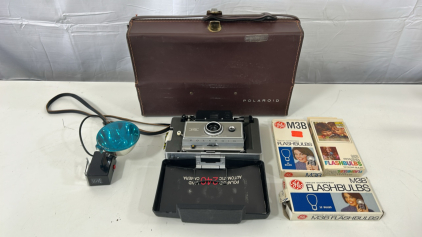 (1) Vintage Polaroid Automatic 240 Land Camera W/ Case- Valued At $160
