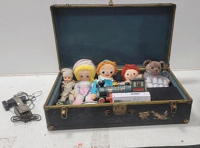 (5)Old Dolls (1)Docsis 3.0 Cable Modem (1)Stars Wars Drone & More