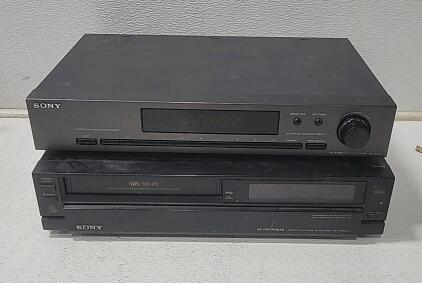 (1)Sony SLV-555UC VCR (1)AM/FM Quartz Lock Digital Synthesizer Stereo Tuner.