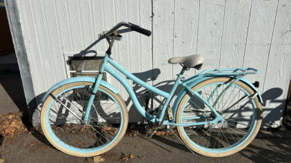 (1) 26&rdquo; Huffy Marietta Bike (Light Blue And White)