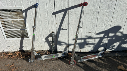 (2) Razor Scooter
