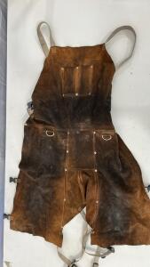 (1) Tillman 48&rdquo; Split Leg Cowhide Welding Apron