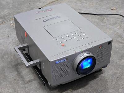 Sanyo Pro Xtra X Multimedia Projector - Model: PLC-XP18N