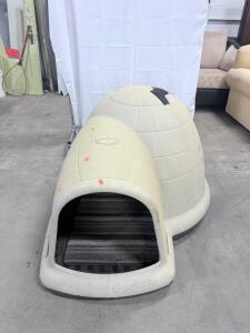 (1) Igloo Petmate Dog House