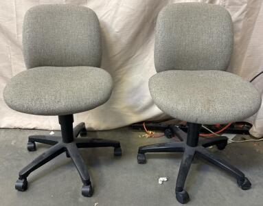 (2) Grey Office Chairs H 2&rsquo; 10&rdquo; W 1&rsquo; 8&rdquo; L 1&rsquo; 6&rdquo;