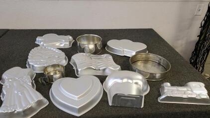 Large Assorted Cake Pans