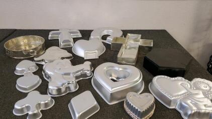 Large Assorted Cake Pans